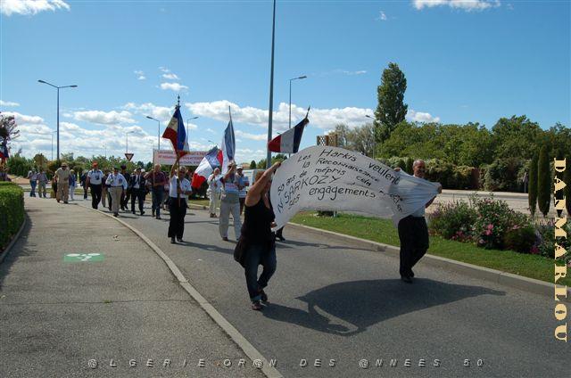 LA MARCHE DES HARKIS AOUT 2011 PIERRELATTE DE HERVE CUESTA  (13).JPG